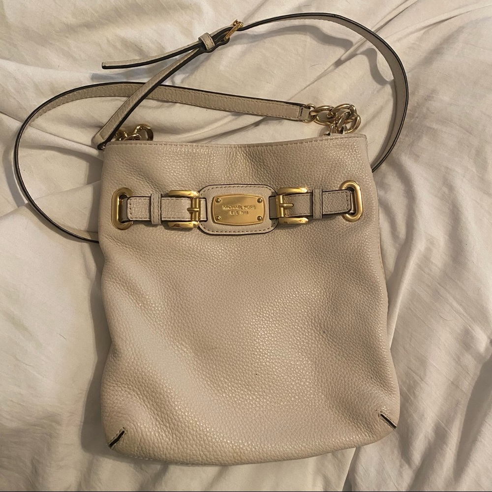 White/tan Micheal kors crossbody purse